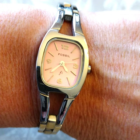 Fossil | Accessories | Fossil F2 Watch | Poshmark display picture 3